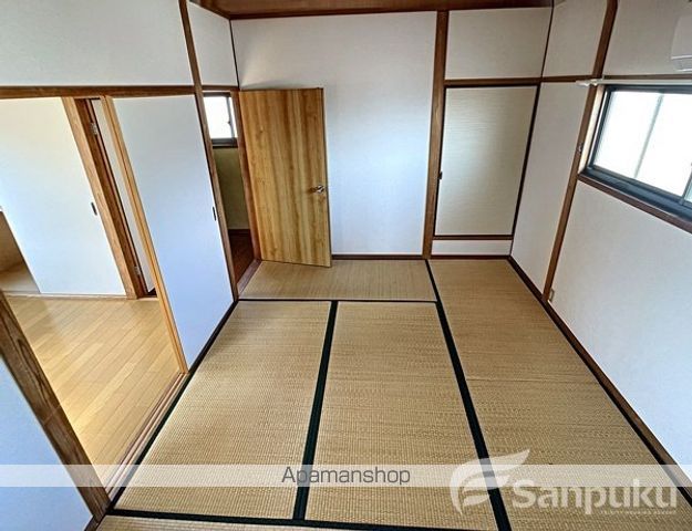 松山市 2階建 築38年の内装写真