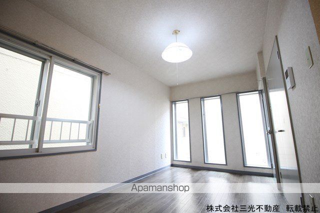 メゾンエクレーレ北35条の内装写真