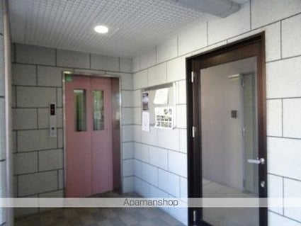 ロイヤルハーモニー[1K/26.5m2]のロビー2