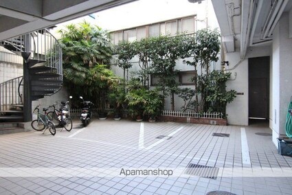 レジデンス三番町壱番館[2K/36.8m2]の駐車場