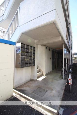 ウエストヒルズ西市 南棟の玄関写真