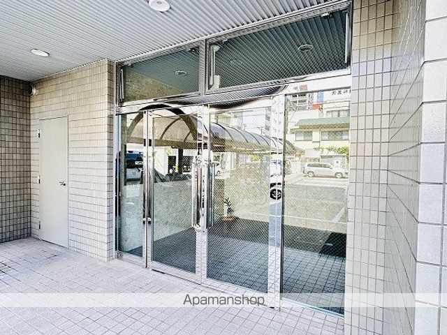 正岡ビルの玄関写真