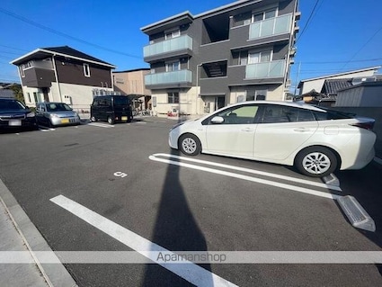 フェリエⅢ[1LDK/41.12m2]の駐車場