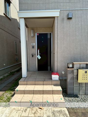 小田急電鉄小田原線 富水駅 徒歩3分 2階建 築13年の玄関写真