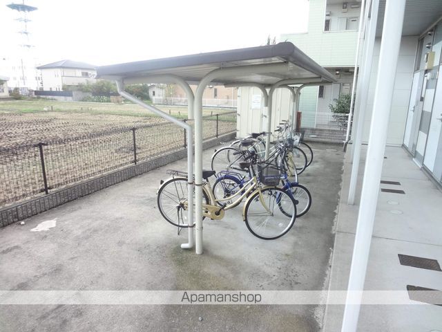 レオパレスひまわりの玄関写真