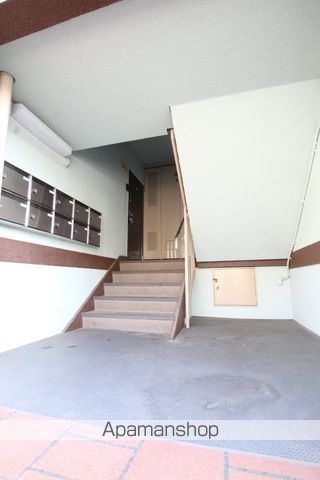 ファミール青葉台1号棟の玄関写真