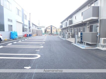 リ・ブロン[1LDK/49.65m2]の駐車場