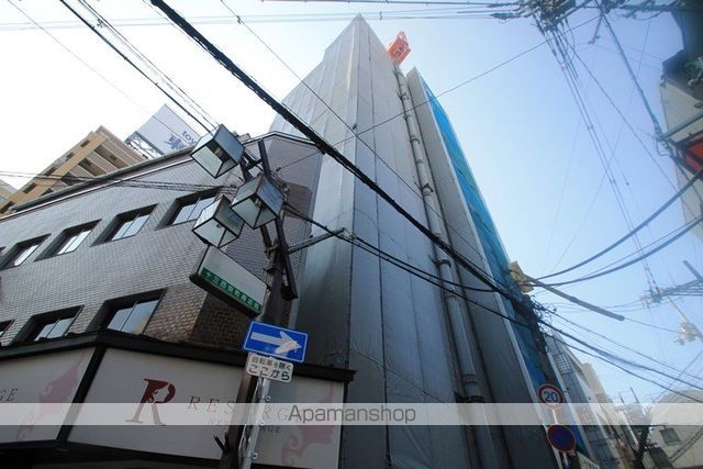 LUXE十三の玄関写真