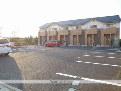 カーサ　ＶＩ[2LDK/60m2]の駐車場3