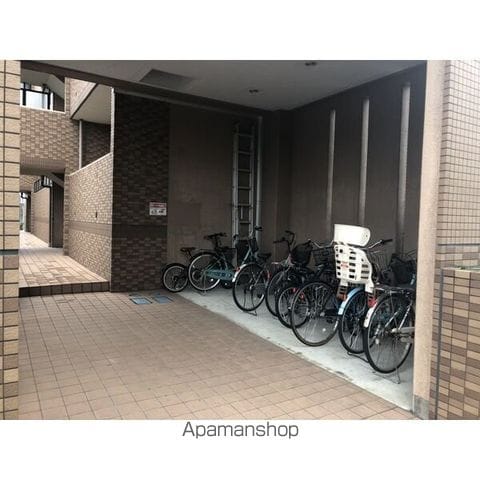フレグランス春日井の玄関写真