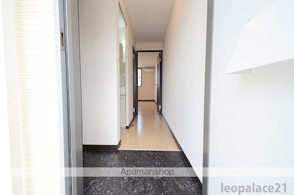 レオネクスト段々[1K/30m2]の玄関