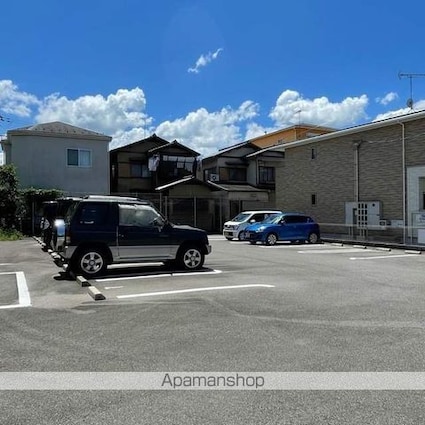 フェイム瀬田[1K/31.16m2]の駐車場