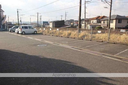 ベルメゾン石井[1K/25m2]の駐車場