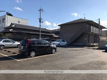 滋賀県蒲生郡日野町大字松尾[1K/30.03m2]の駐車場2