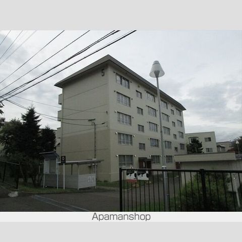 札幌西月寒団地5号棟の外観写真