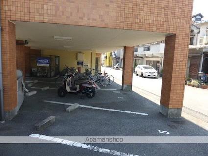 マイハウス朝の詩[1R/21m2]の駐車場