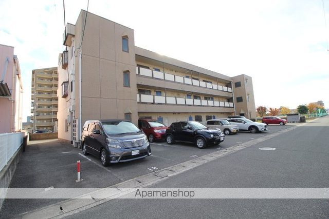 虫明第二マンションの外観写真