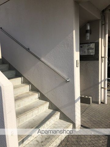 あいビル本町の玄関写真