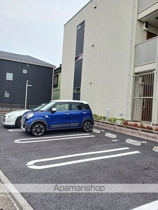 ウッド　プレイス[1K/26.15m2]の駐車場