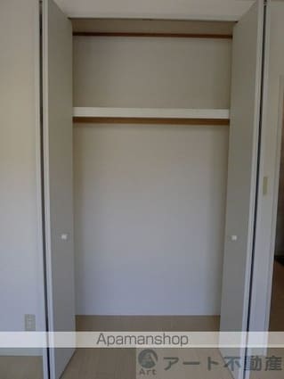 シャトレー安井　Ｂ棟[2LDK/58.79m2]の収納