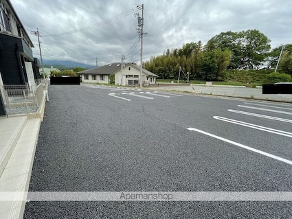 スターテラス[1LDK/40.38m2]の駐車場1