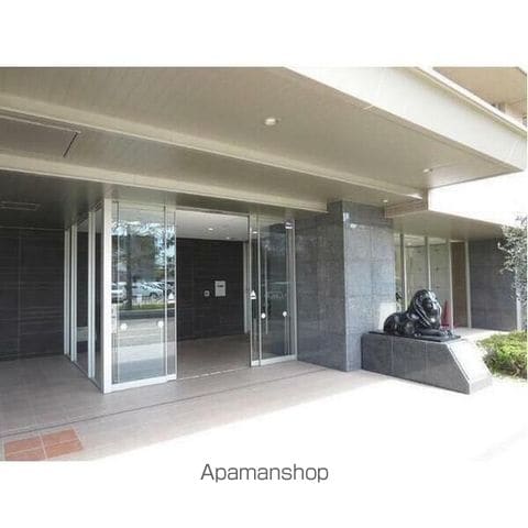 ライオンズ茨木ニューシティB街区の玄関写真