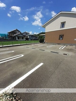 ハイツ・林[2DK/46.13m2]の駐車場