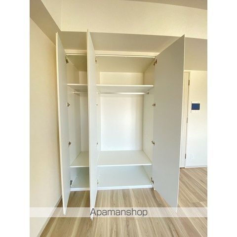 コンフォリア・リヴ千住[1K/25.29m2]の収納