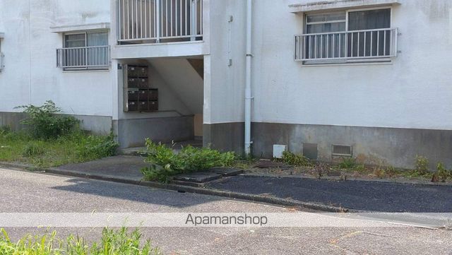 ビレッジハウス白野江2号棟の玄関写真