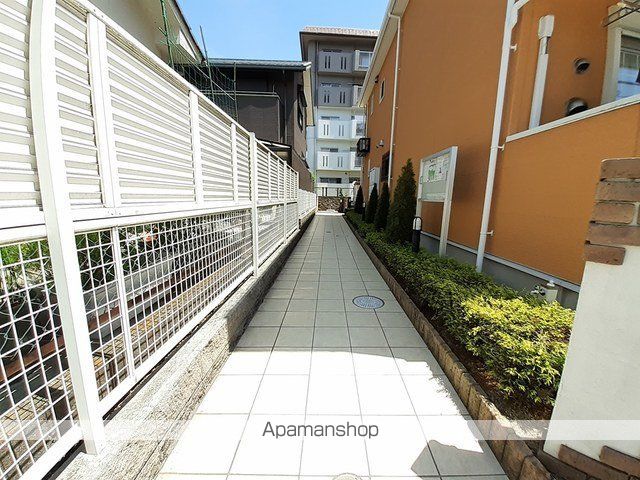 グリシーヌ1番館の玄関写真