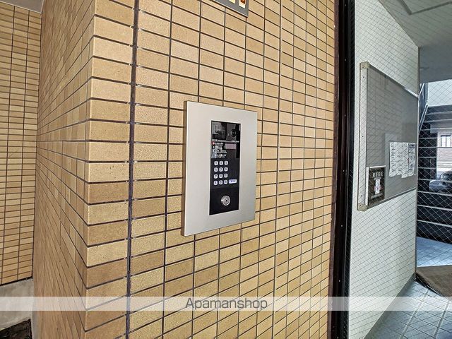 クリオ円光寺の玄関写真