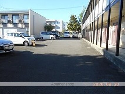 レオパレスナルシッサス　ハウス[1K/23.18m2]の駐車場