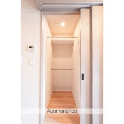 コンフォリア・リヴ品川戸越[1DK/25.36m2]の収納