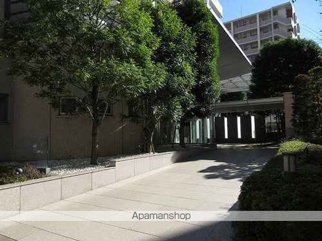 ライオンズマンションコスタ・タワー浦和の玄関写真