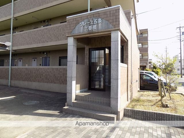 ソレーユ五条 弐番館の玄関写真