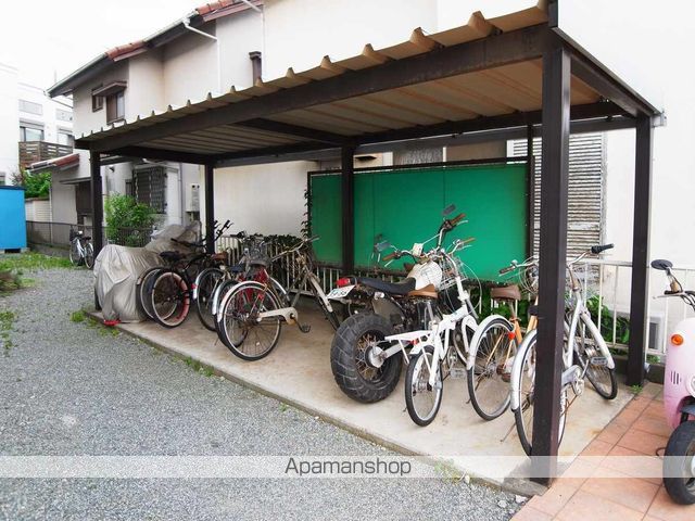 レオパレスメルベーユの玄関写真