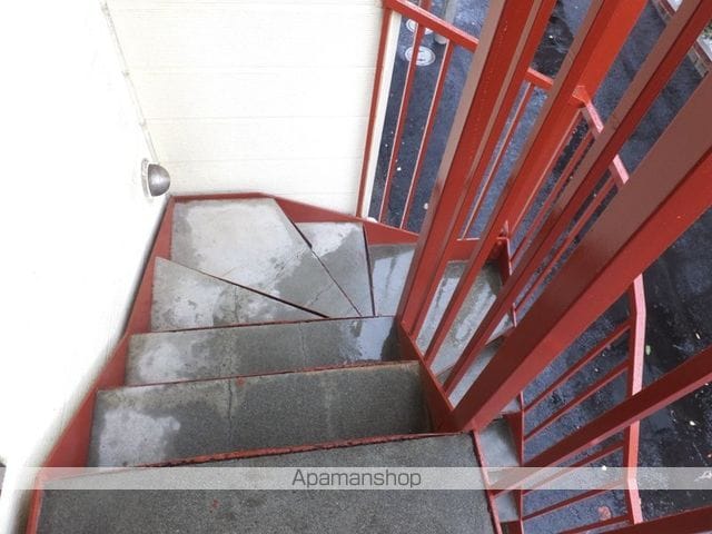 岩間ハイツ1の玄関写真