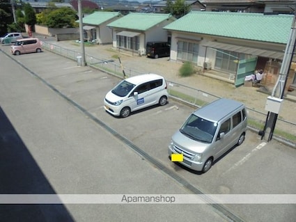 ホワイトパレス[3DK/64.4m2]の駐車場