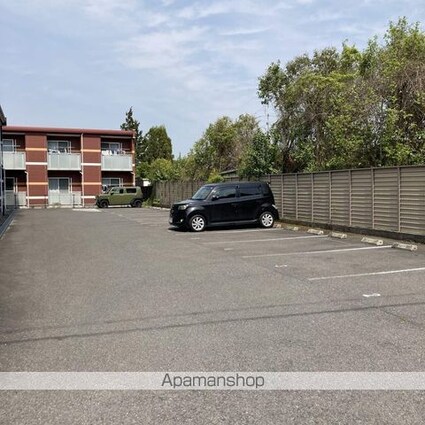 レオネクスト水口古城ヶ丘[1K/31.05m2]の駐車場1