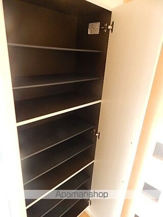 東京都武蔵村山市学園４丁目[2LDK/57.64m2]の玄関