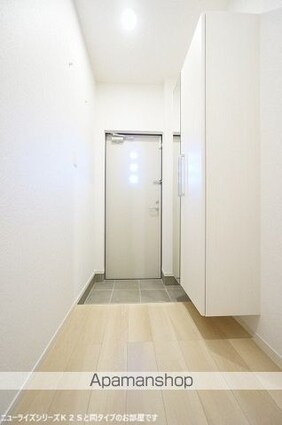 アゴーラ　Ｂ棟[1LDK/50.05m2]の玄関