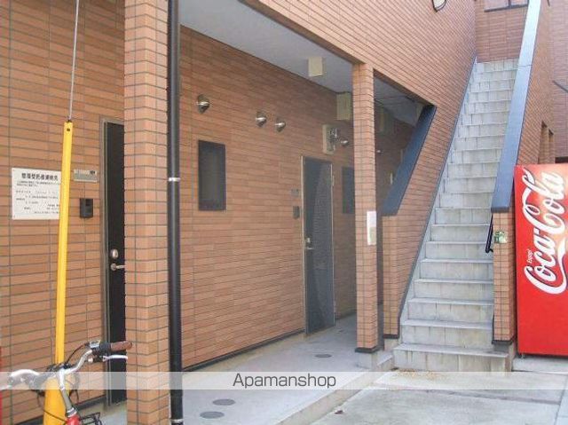 APARTMENT N FIRSTの玄関写真