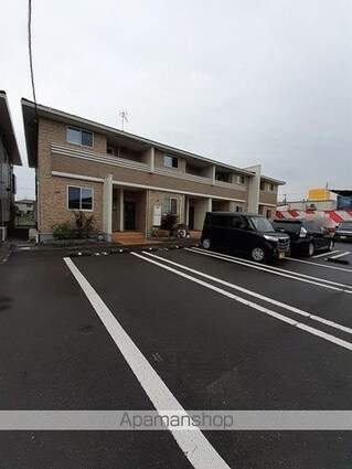 ピュアストリーム　Ｂ[2LDK/51.9m2]の駐車場1