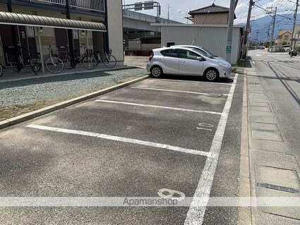レオパレスＮＡＲＵＳＨＩＭＡ[1K/22.35m2]の駐車場