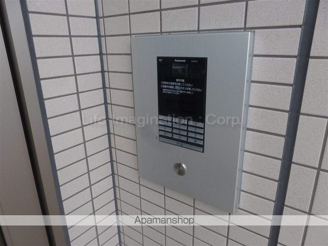 パークサイドシャトーエイトの玄関写真