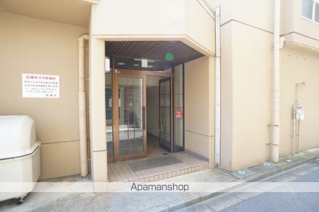サニーハイツの玄関写真