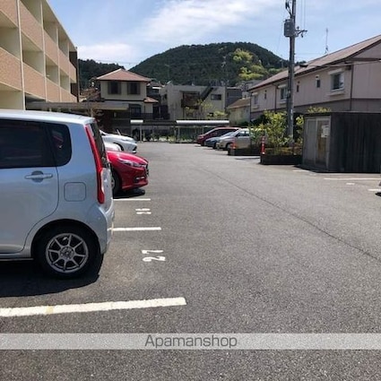 Ｐｕｒｅ　Ｓｕｉｔｅ　ピュアスイート[2LDK/55.22m2]の駐車場3