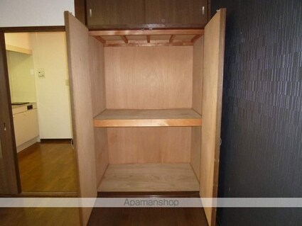 ロイヤルステージ膳所中ノ庄[1K/22.2m2]の収納