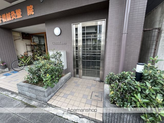 コボックス太子橋の玄関写真