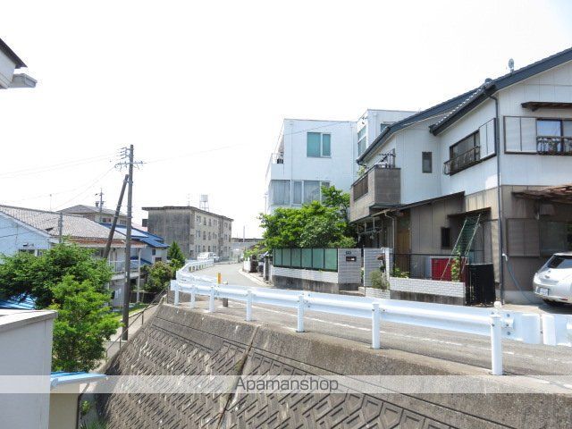 クレフラスト鴨江の玄関写真